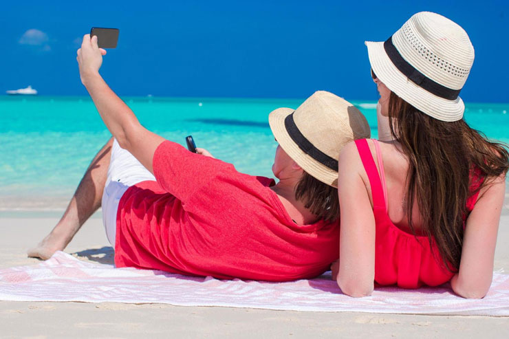 Gli occhi possono soffrire per i selfie in spiaggia ?